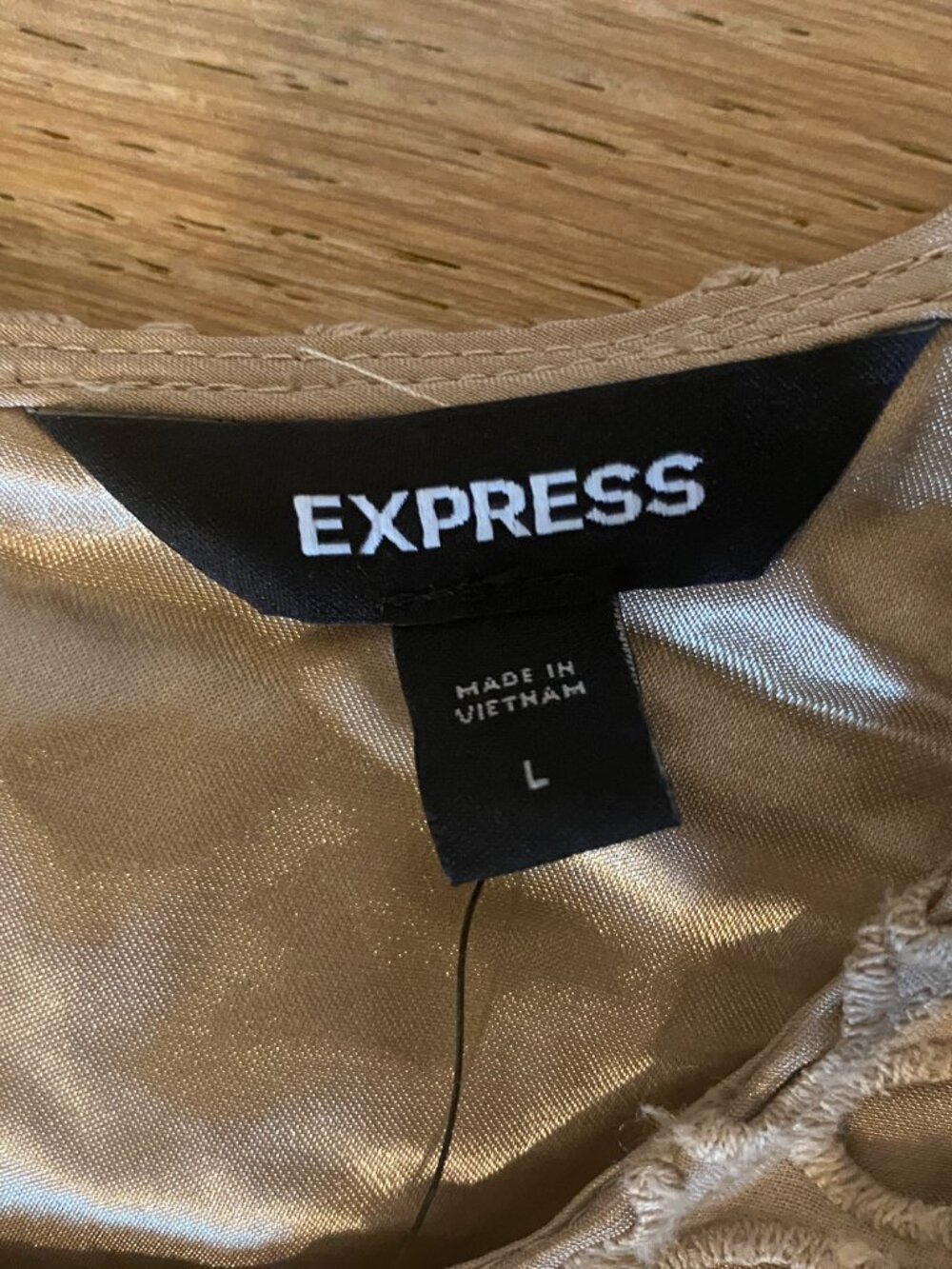 Express Tan Eyelet Puff Sleeve Top Size Large NWT - Picture 9 of 12